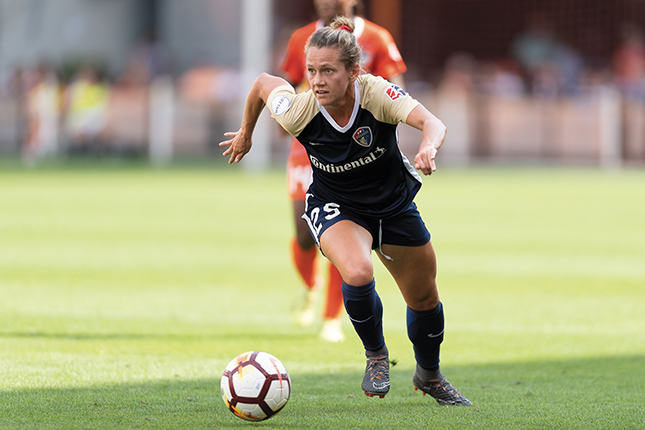 Meredith Speck '15 is the first Yalie to play in the National Women’s Soccer League.