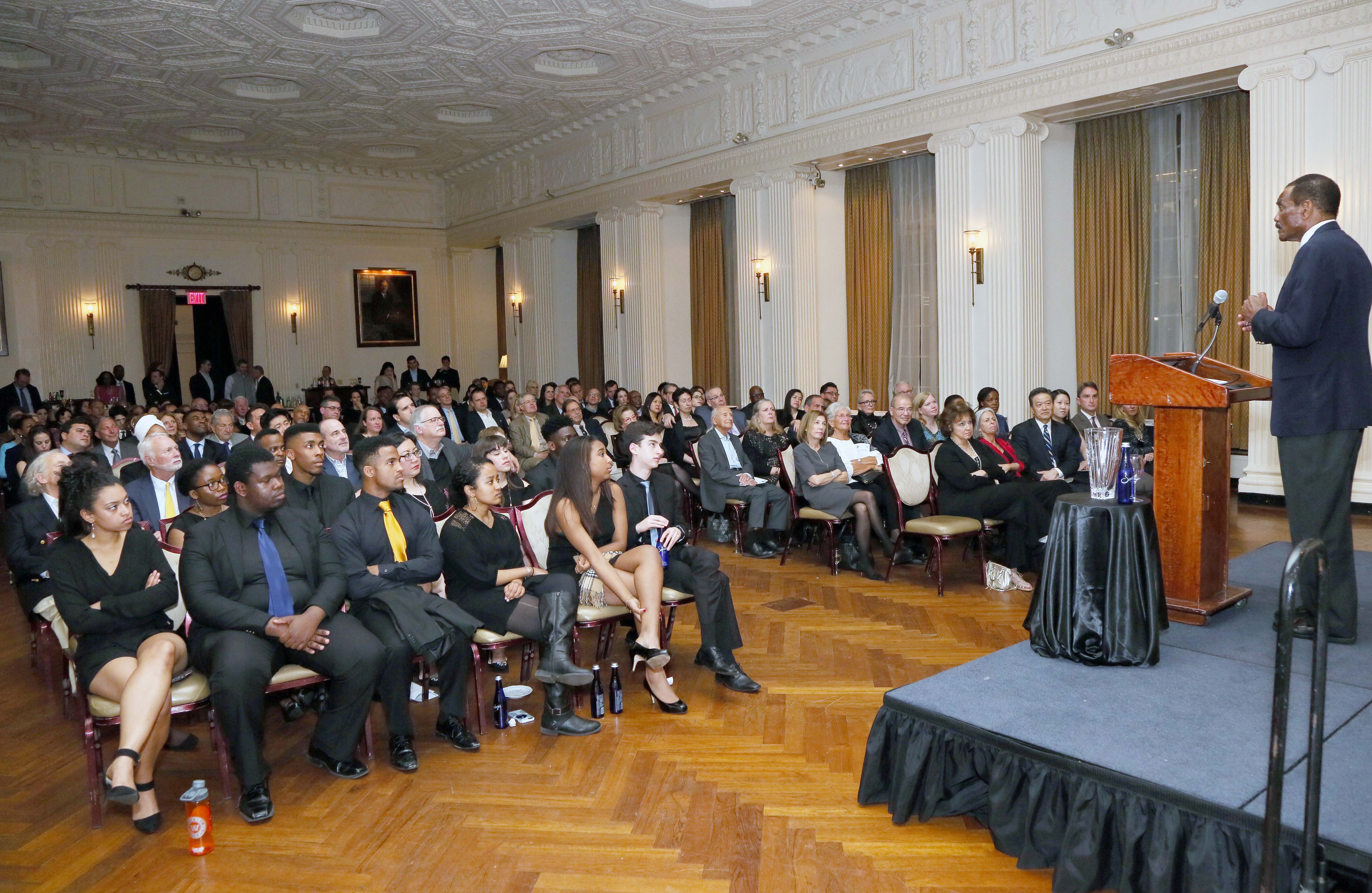 Guest Calvin Hill '69 speaks to the assembled crowd at the 2017 YANA gala.