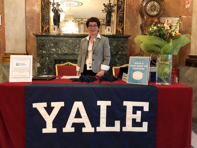 Magda Vergara ’82, director for shared interest groups at the Yale Alumni Association, prepares to meet with participants of the Yale International Alliance & Regional Clubs Global Leaders Forum. (Photo: Henry Kwan)