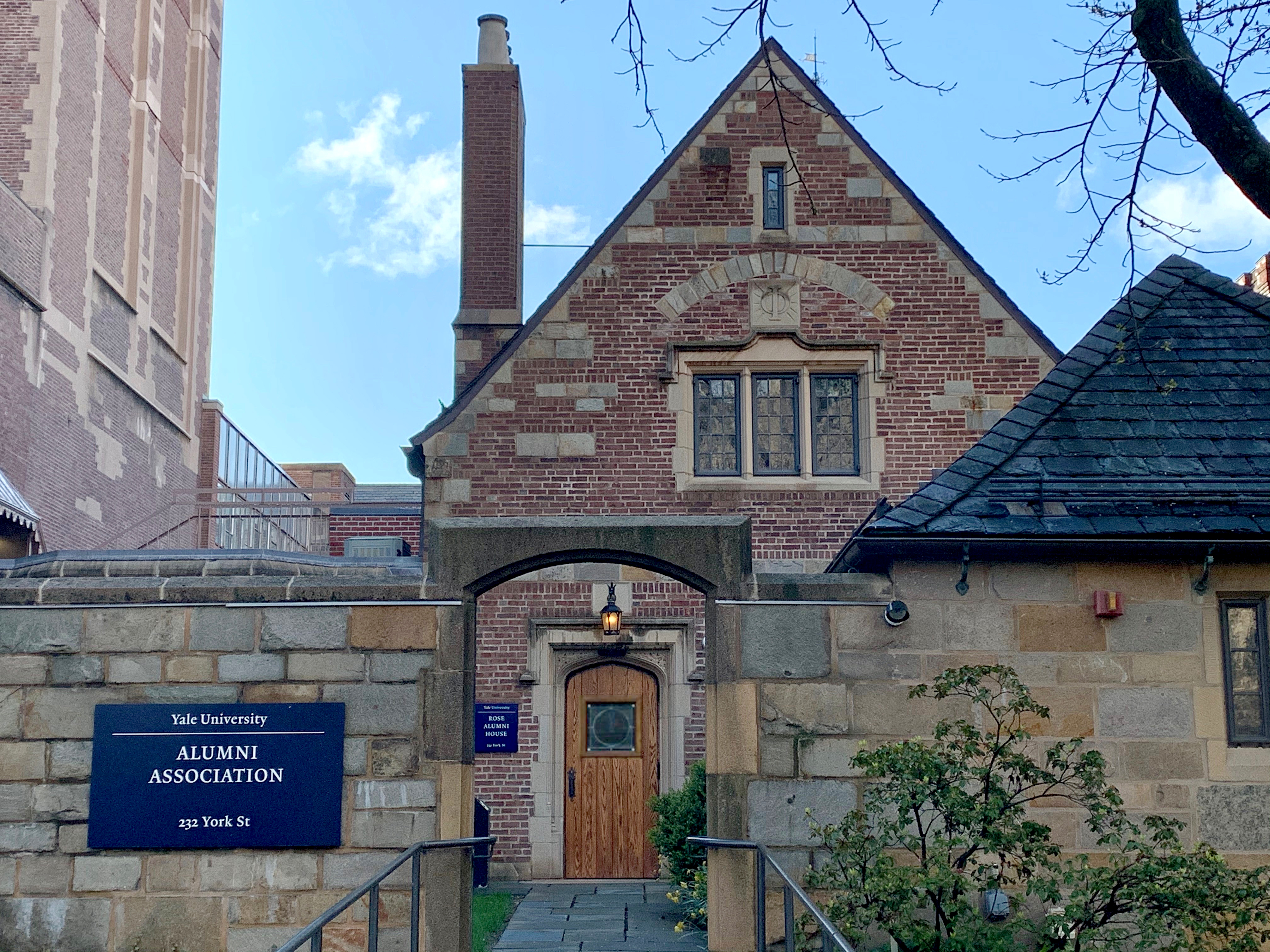 Yale University Employees, Location, Alumni