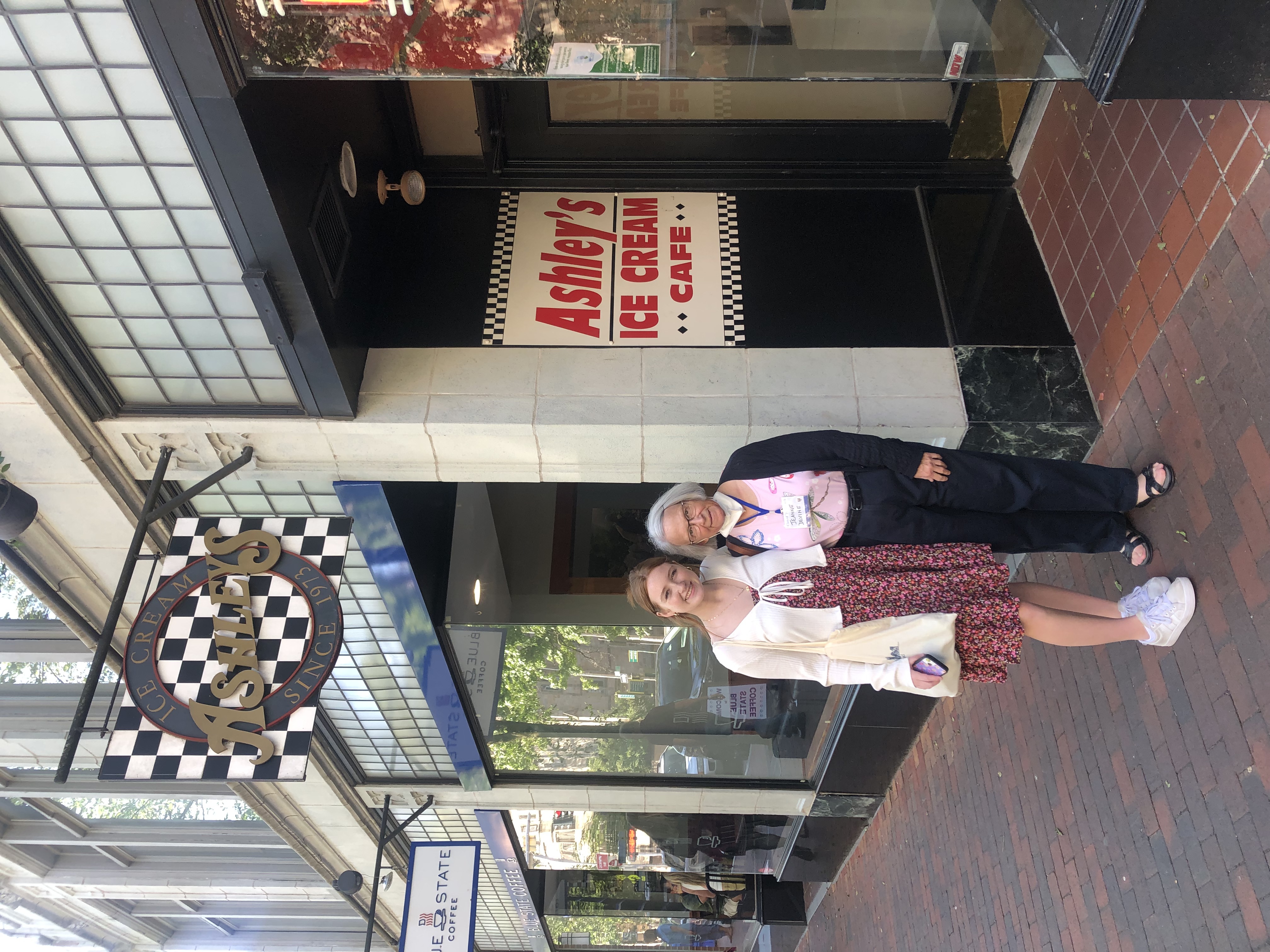 Jeanne Devine ’72 and her granddaughter Ashley