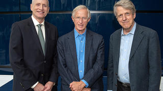 Yale School of Management Dean Ted Snyder, Nordhaus, and Sterling Professor of Economics and fellow Nobel laureate in economics Robert Shiller