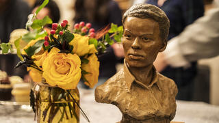 A new sculpture bust of Murray gifted by local sculptor Susan Clinard.