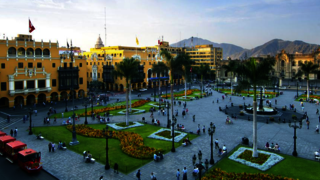 Image of a public square for the Yale School of Management event in Lima, Peru.
